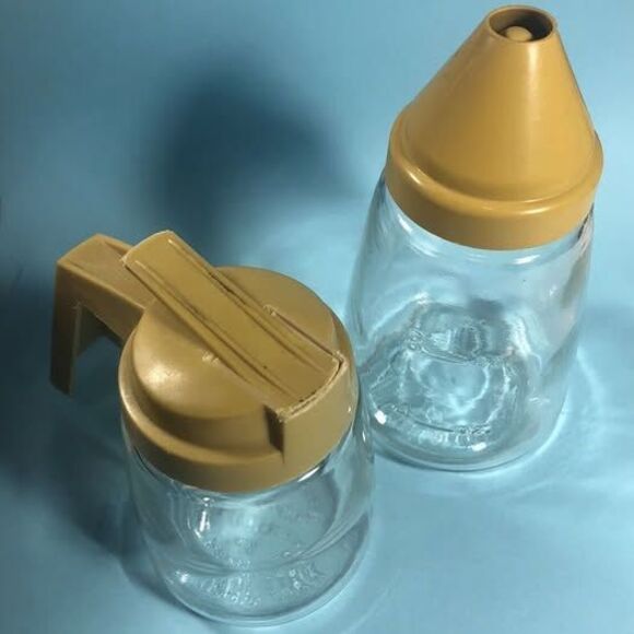 Other - Vintage Mustard Gold Federal NIBOT Housewares Glass Syrup & Sugar Dispensers